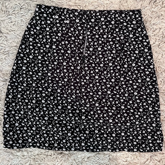 Brandy Melville | John Galt Floral Skirt - Picture 2 of 4